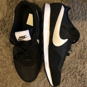 Nike Youth Size 6, like new wore a couple times, excellent condition